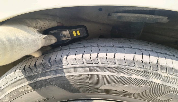 2016 Maruti Swift Dzire VDI, Diesel, Manual, 1,65,473 km, tyre