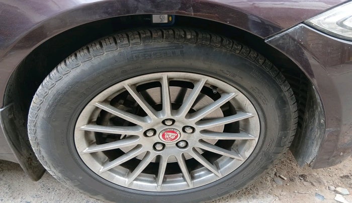 2014 Jaguar XF 2.2 DIESEL LUXURY, Diesel, Automatic, 25,400 km, tyre