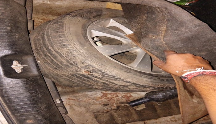 2013 Hyundai Verna FLUIDIC 1.6 CRDI SX, Diesel, Manual, 87,212 km, tyre