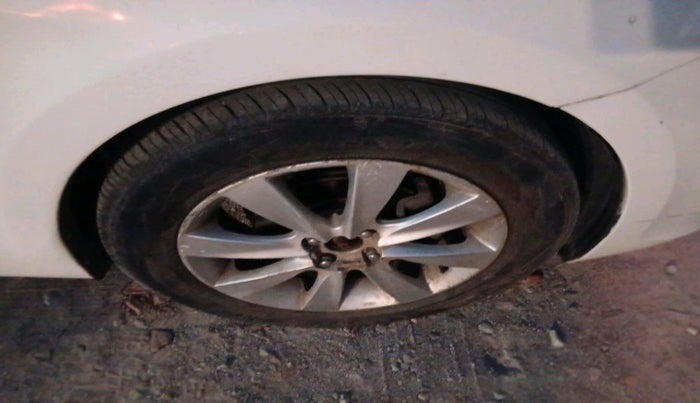 2013 Hyundai Verna FLUIDIC 1.6 CRDI SX, Diesel, Manual, 87,212 km, tyre