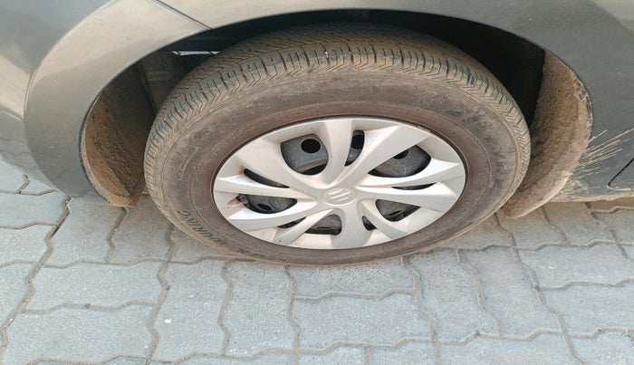 2020 Maruti Swift VXI, Petrol, Manual, 72,301 km, tyre