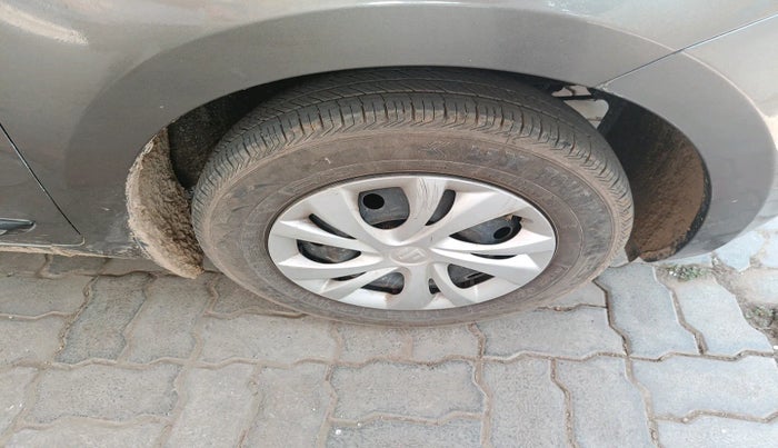 2020 Maruti Swift VXI, Petrol, Manual, 72,301 km, tyre