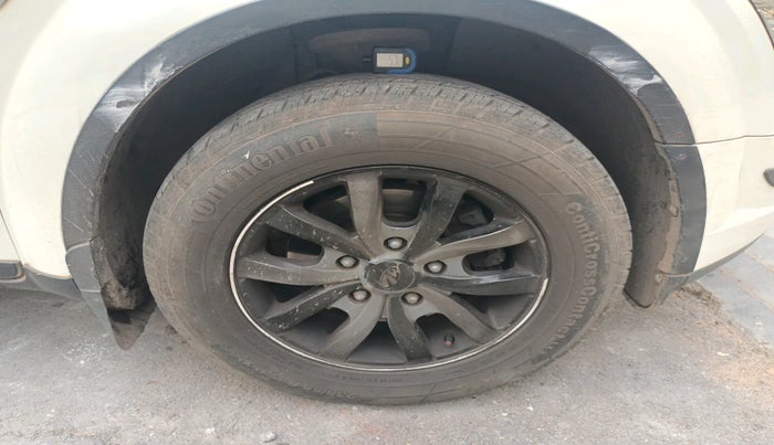 2017 Mahindra XUV500 W10 1.99, Diesel, Manual, 68,531 km, tyre