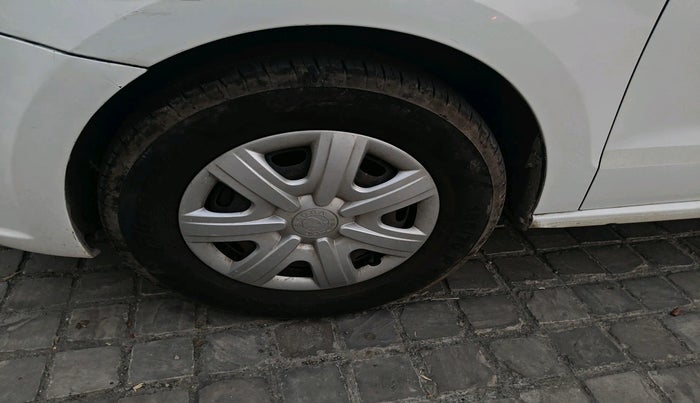 2012 Skoda Rapid 1.6 MPI ACTIVE, Petrol, Manual, 38,729 km, tyre