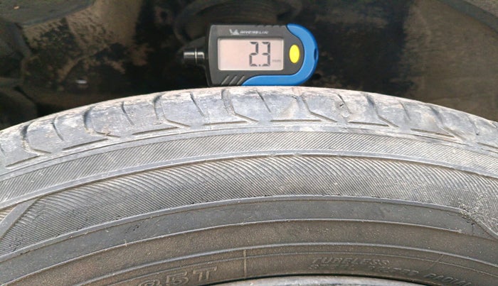 2013 Maruti Swift VXI, Petrol, Manual, 68,244 km, tyre