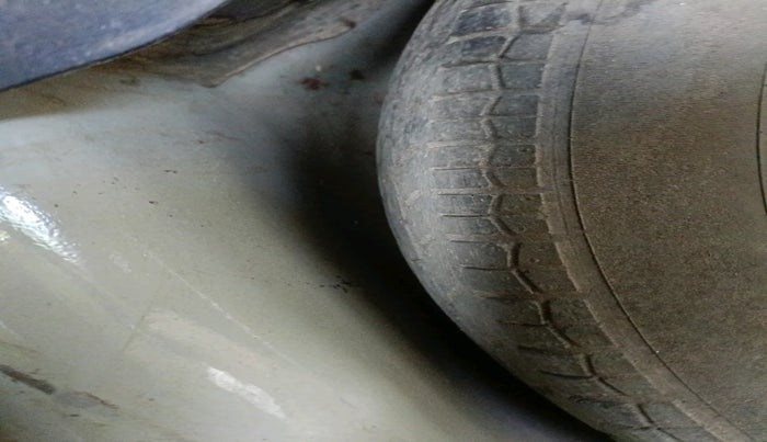 2013 Maruti Swift VXI, Petrol, Manual, 68,244 km, tyre