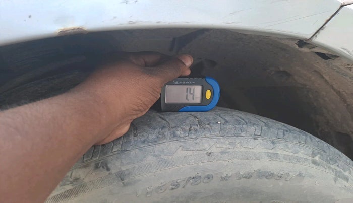 2014 Maruti Swift VXI, Petrol, Manual, 97,646 km, tyre