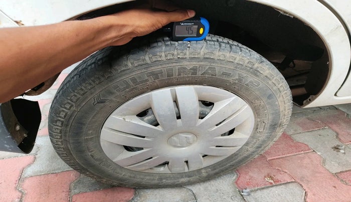 2013 Maruti Alto 800 LXI, Petrol, Manual, 9,476 km, tyre