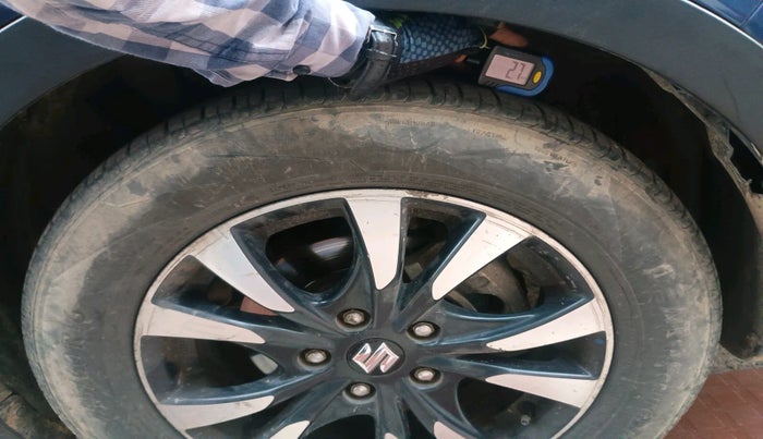 2019 Maruti S Cross ZETA 1.3, Diesel, Manual, 1,71,319 km, tyre