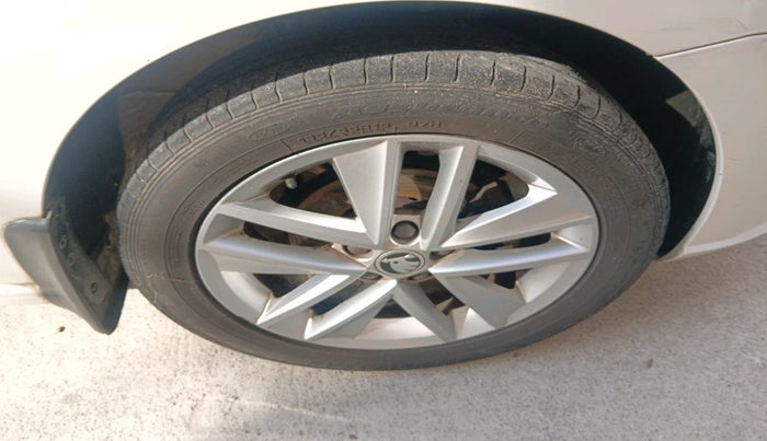 2020 Skoda Rapid STYLE TSI, Petrol, Manual, 45,182 km, tyre