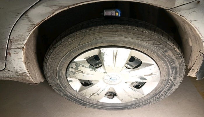 2011 Maruti Swift Dzire VXI, Petrol, Manual, 1,27,016 km, tyre