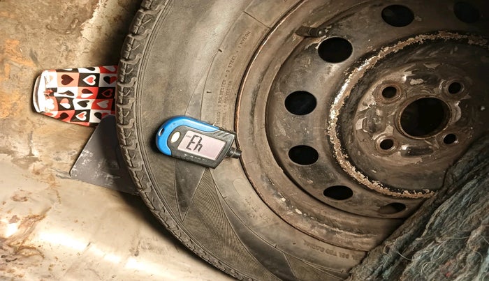 2011 Maruti Swift Dzire VXI, Petrol, Manual, 1,27,016 km, tyre