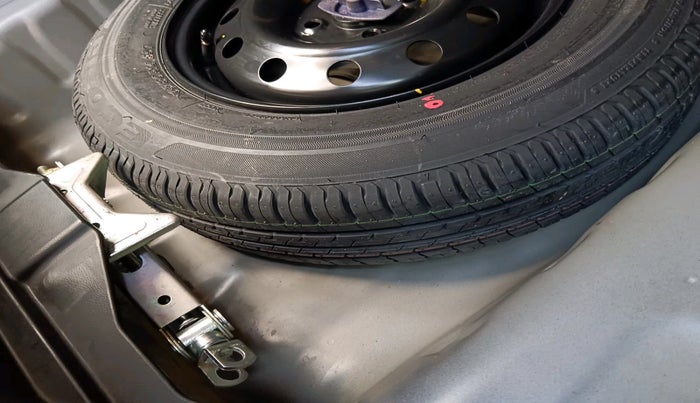 2022 Maruti Dzire ZXI Plus AMT, Petrol, Automatic, 29,592 km, tyre