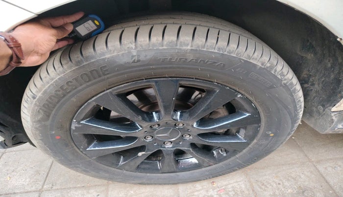 2012 Mercedes Benz Ml Class 250 CDI, Diesel, Automatic, 1,12,633 km, tyre