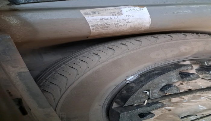 2018 Volkswagen Polo COMFORTLINE 1.0L MPI, Petrol, Manual, 89,419 km, tyre