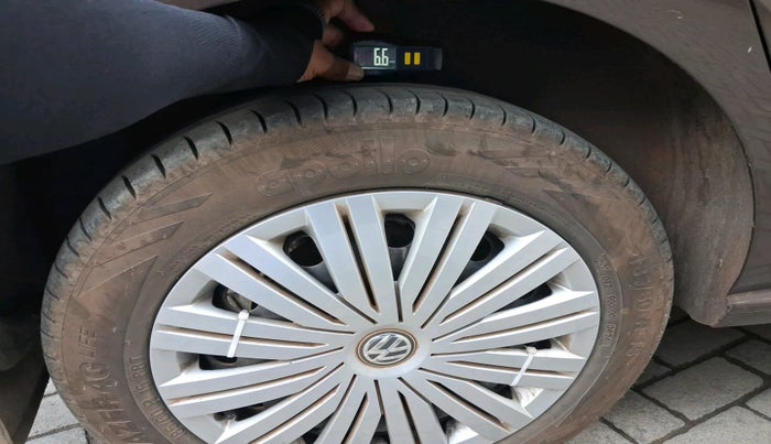 2018 Volkswagen Polo COMFORTLINE 1.0L MPI, Petrol, Manual, 89,419 km, tyre