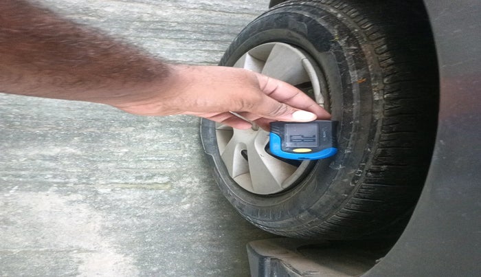 2013 Maruti A Star VXI, Petrol, Manual, 77,944 km, tyre