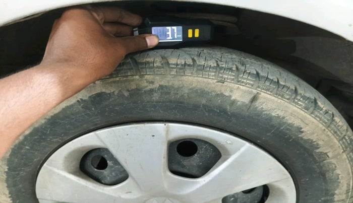 2011 Maruti Ritz VXI, Petrol, Manual, 1,54,118 km, tyre