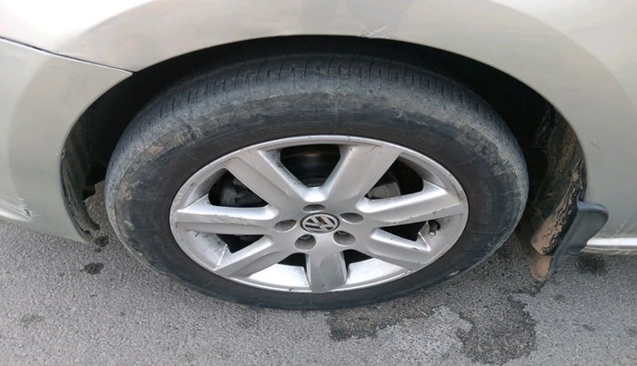 2013 Volkswagen Vento COMFORTLINE DIESEL 1.6, Diesel, Manual, 1,03,872 km, tyre