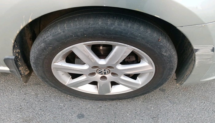 2013 Volkswagen Vento COMFORTLINE DIESEL 1.6, Diesel, Manual, 1,03,872 km, tyre