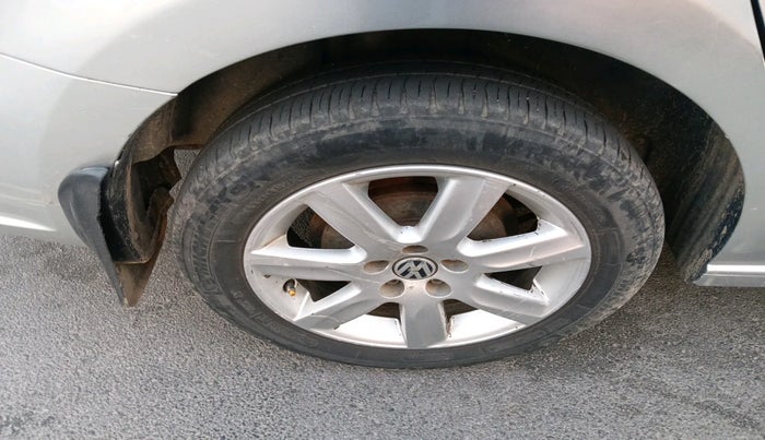 2013 Volkswagen Vento COMFORTLINE DIESEL 1.6, Diesel, Manual, 1,03,872 km, tyre