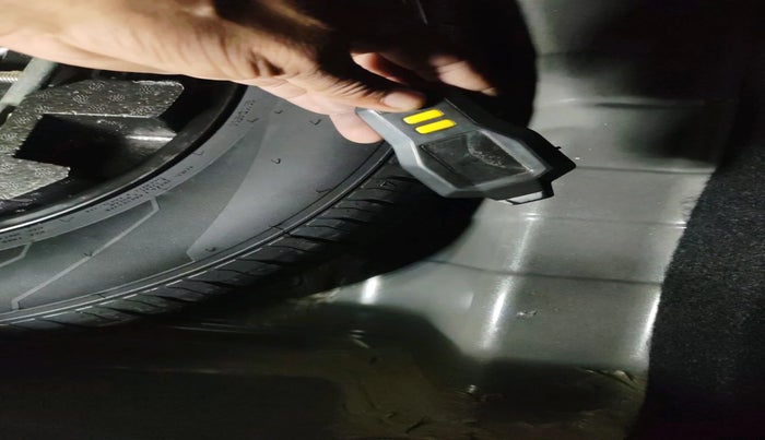 2022 Tata PUNCH ACCOMPLISHED MT, Petrol, Manual, 9,655 km, tyre