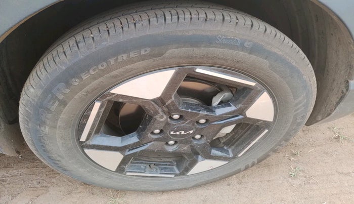 2025 KIA SYROS  HTX 1.0 Turbo 6MT, Petrol, Manual, 5,943 km, tyre