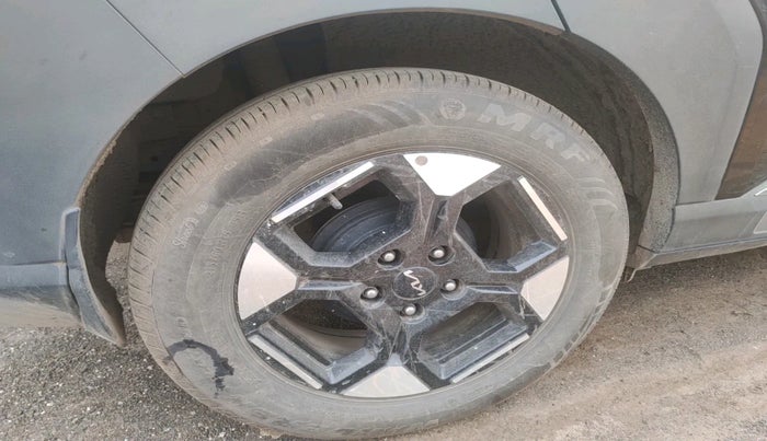 2025 KIA SYROS  HTX 1.0 Turbo 6MT, Petrol, Manual, 5,943 km, tyre
