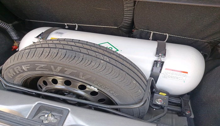 2024 Maruti New Wagon-R VXI CNG 1.0, Petrol, Manual, 31,411 km, tyre