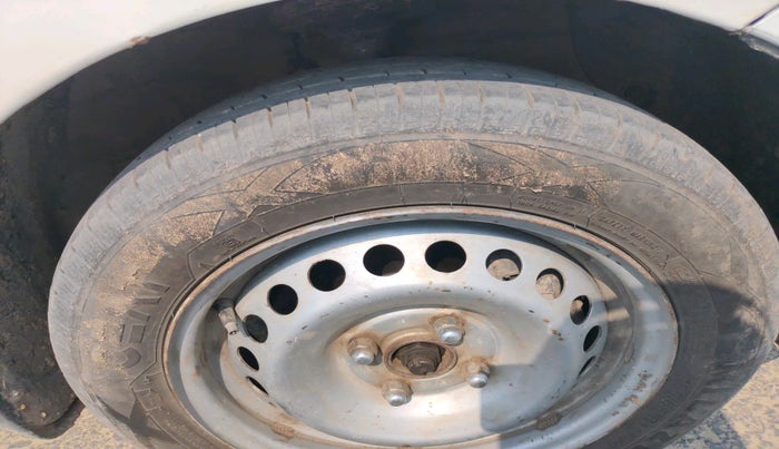 2016 Hyundai XCENT PRIME T, Petrol, Manual, 1,45,000 km, tyre