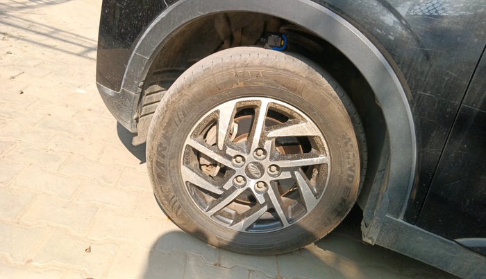 2022 Mahindra XUV300 W8 (O) 1.2 PETROL, Petrol, Manual, 34,869 km, tyre