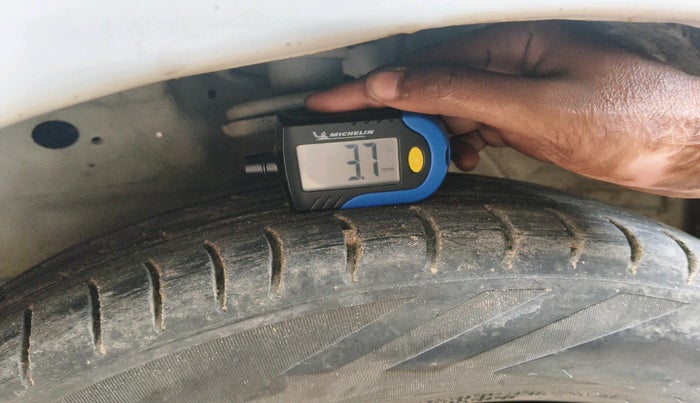 2017 Maruti Wagon R 1.0 LXI CNG, Petrol, Manual, 1,15,804 km, tyre