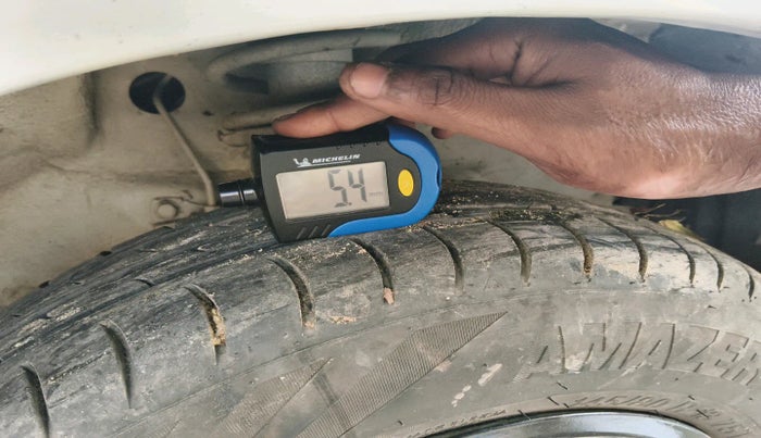 2017 Maruti Wagon R 1.0 LXI CNG, Petrol, Manual, 1,15,804 km, tyre