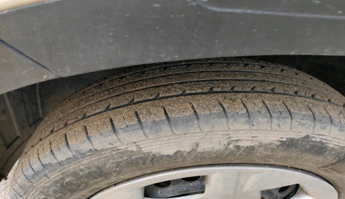 2022 Hyundai VENUE S 1.2, Petrol, Manual, 19,631 km, tyre