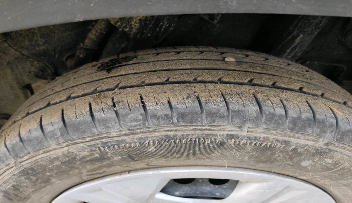 2022 Hyundai VENUE S 1.2, Petrol, Manual, 19,631 km, tyre