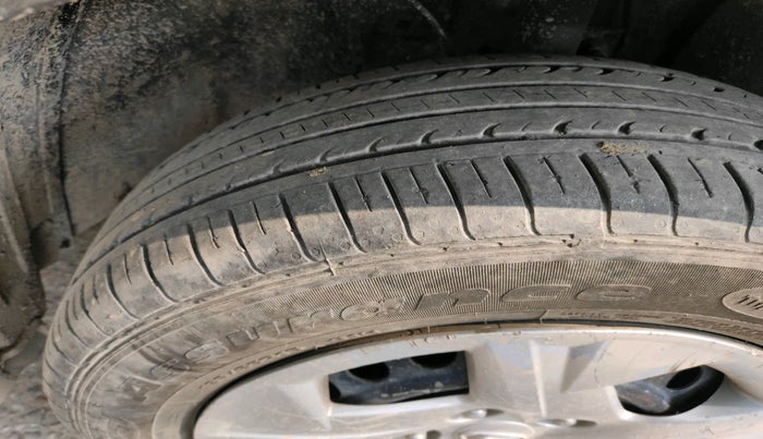 2022 Hyundai VENUE S 1.2, Petrol, Manual, 19,631 km, tyre