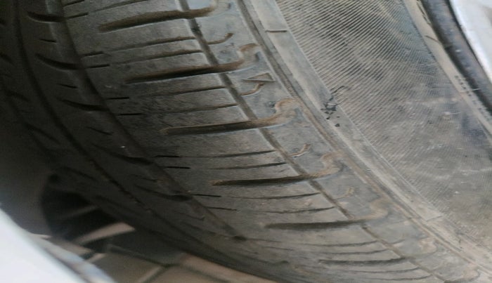 2021 Hyundai AURA S 1.2 CNG, Petrol, Manual, 74,814 km, tyre