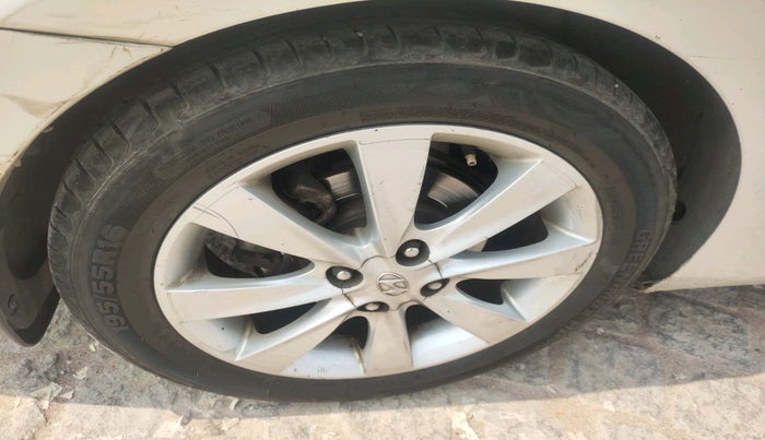 2011 Hyundai Verna FLUIDIC 1.6 CRDI SX OPT, Diesel, Manual, 1,26,904 km, tyre