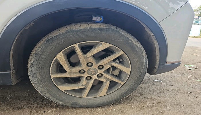2023 Mahindra XUV400 EL 7.2 KW, Electric, Automatic, 25,471 km, tyre