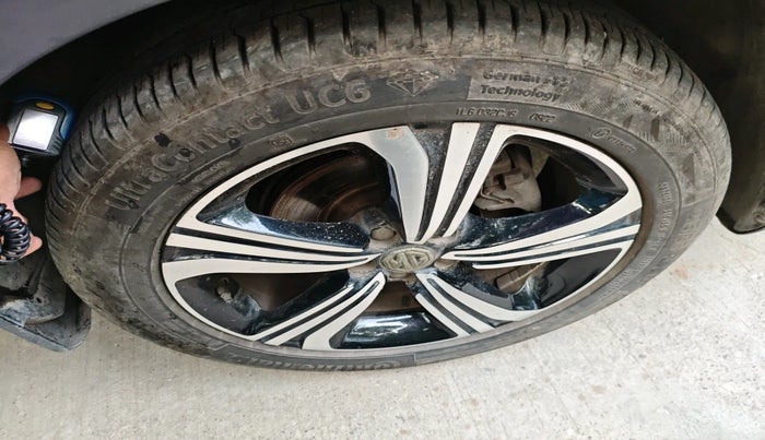 2022 MG ASTOR SHARP 1.5 CVT, Petrol, Automatic, 14,158 km, tyre
