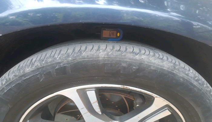 2016 Volvo XC 60 D5 Inscription, Diesel, Automatic, 1,35,056 km, tyre