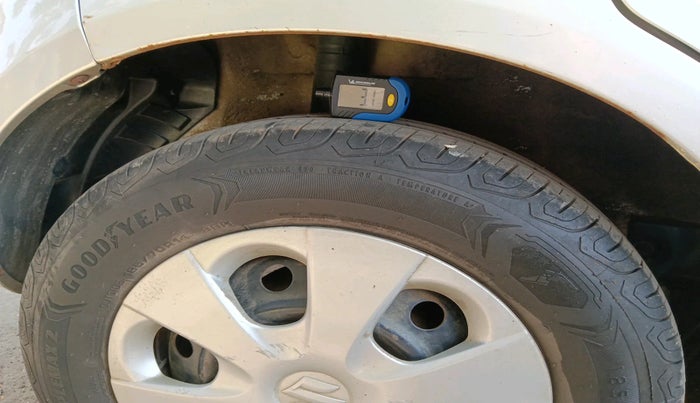 2011 Maruti Ritz VDI, Diesel, Manual, 1,22,917 km, tyre