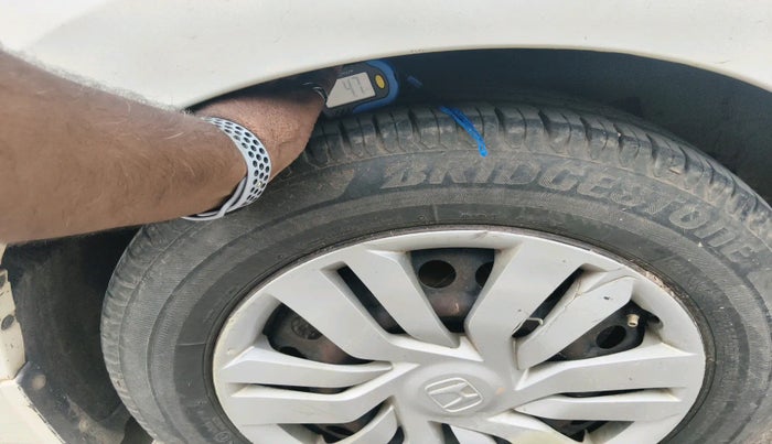 2014 Honda City 1.5L I-VTEC SV CVT, Petrol, Automatic, 1,46,241 km, tyre