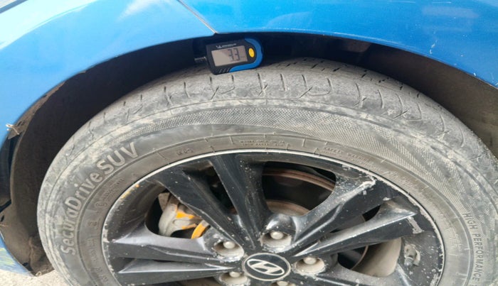 2017 Hyundai New Elantra 1.6 SX (O) AT DIESEL, Diesel, Automatic, 1,35,813 km, tyre