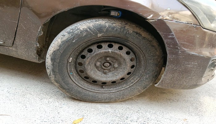 2015 Maruti Ciaz VXI, Petrol, Manual, 1,60,413 km, tyre