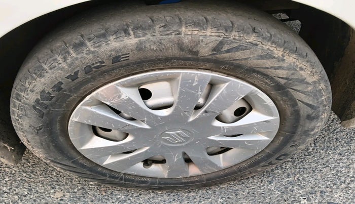 2019 Maruti Swift LXI, Petrol, Manual, 43,800 km, tyre