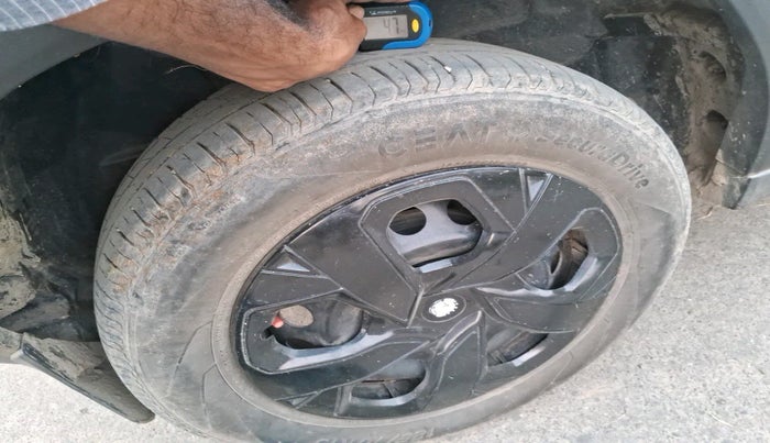 2021 Tata PUNCH ADVENTURE MT, Petrol, Manual, 31,490 km, tyre