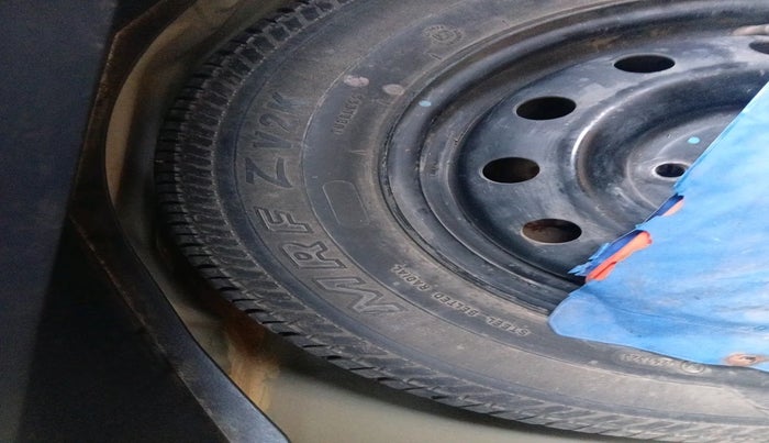 2013 Maruti Swift VXI, Petrol, Manual, 51,119 km, tyre