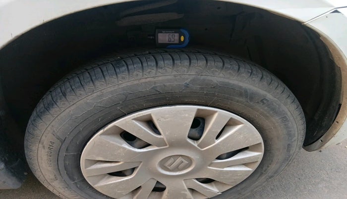 2013 Maruti Swift VXI, Petrol, Manual, 51,119 km, tyre