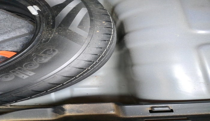 2020 Hyundai VENUE S 1.2, Petrol, Manual, 21,663 km, tyre